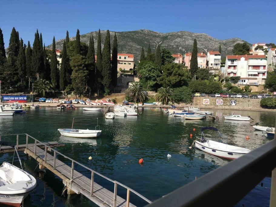 Apartment Lovely Split Level With Sea View, Pool, Free Parking And Wifi