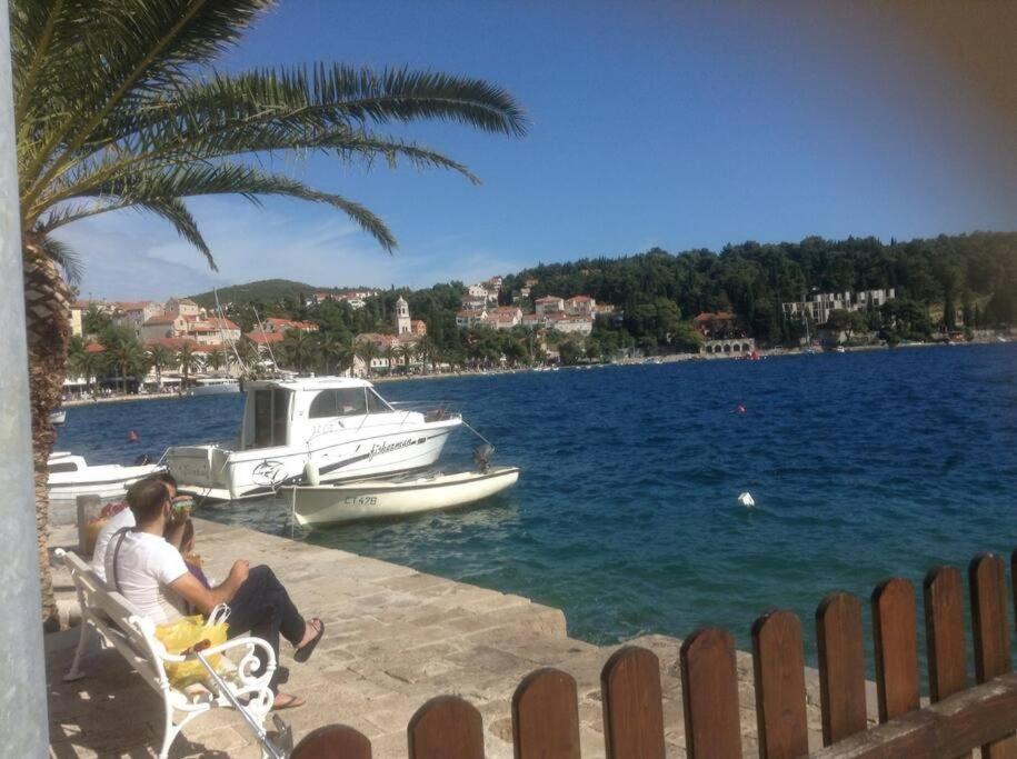 Apartment Lovely Split Level With Sea View, Pool, Free Parking And Wifi