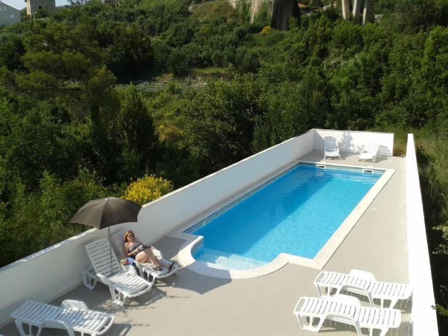 Lovely Split Level With Sea View, Pool, Free Parking And Wifi *