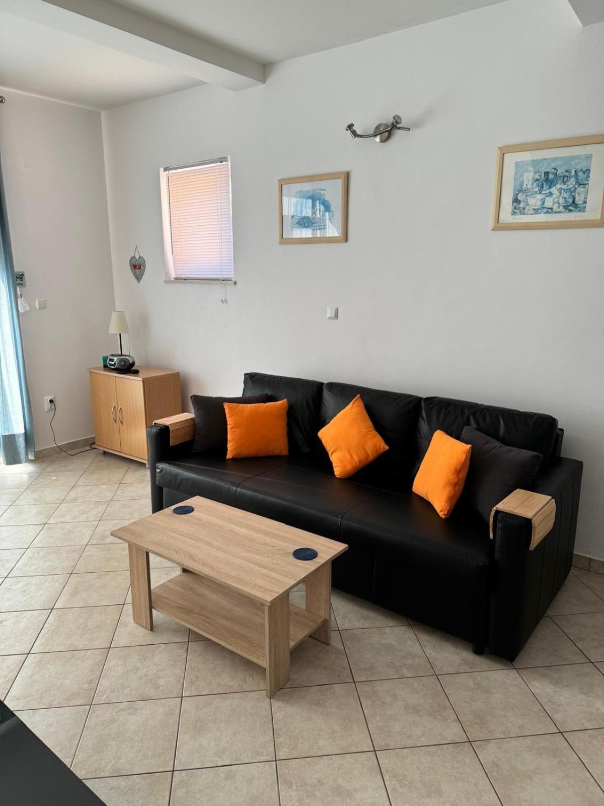 Lägenhet Lovely Split Level With Sea View, Pool, Free Parking And Wifi *